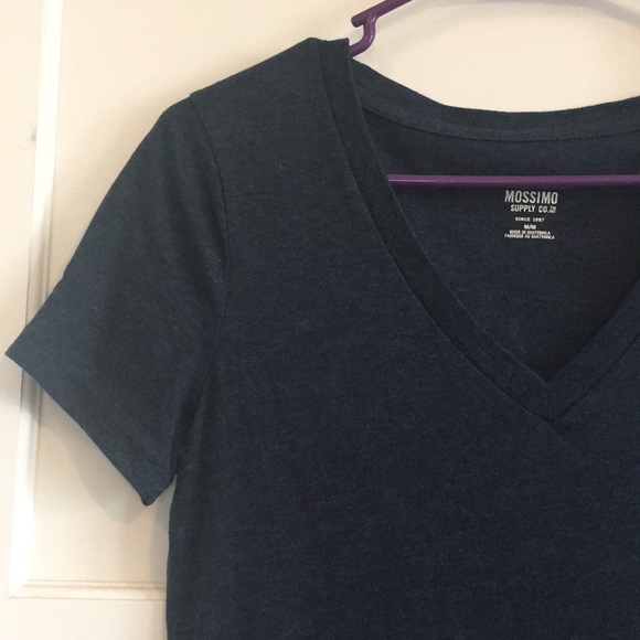 Simple Navy V-Neck - Picture 2 of 2